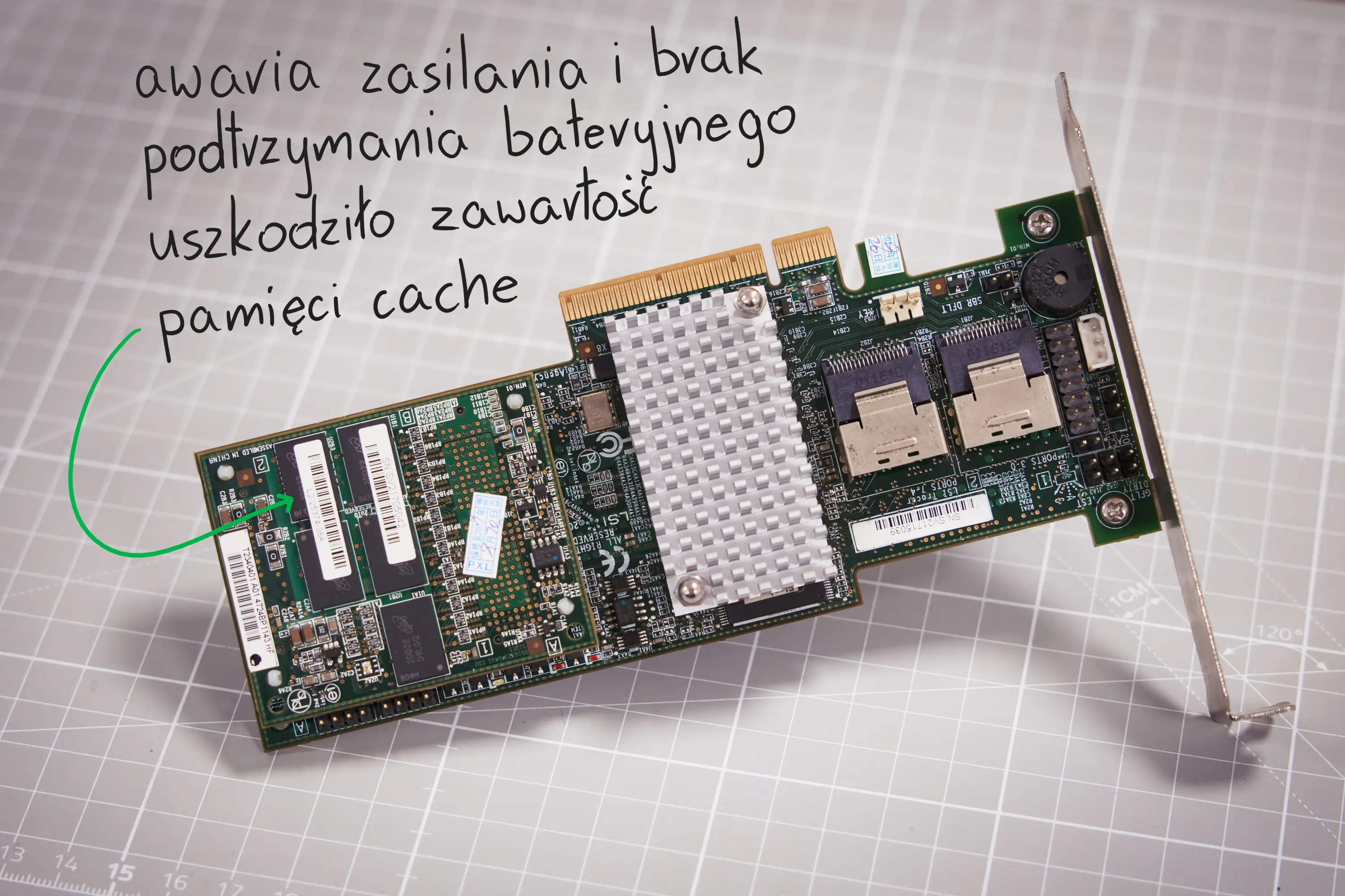 Uszkodzony kontroler RAID – awaria zasilania i brak podtrzymania bateryjnego spowodowały utratę zawartości pamięci cache