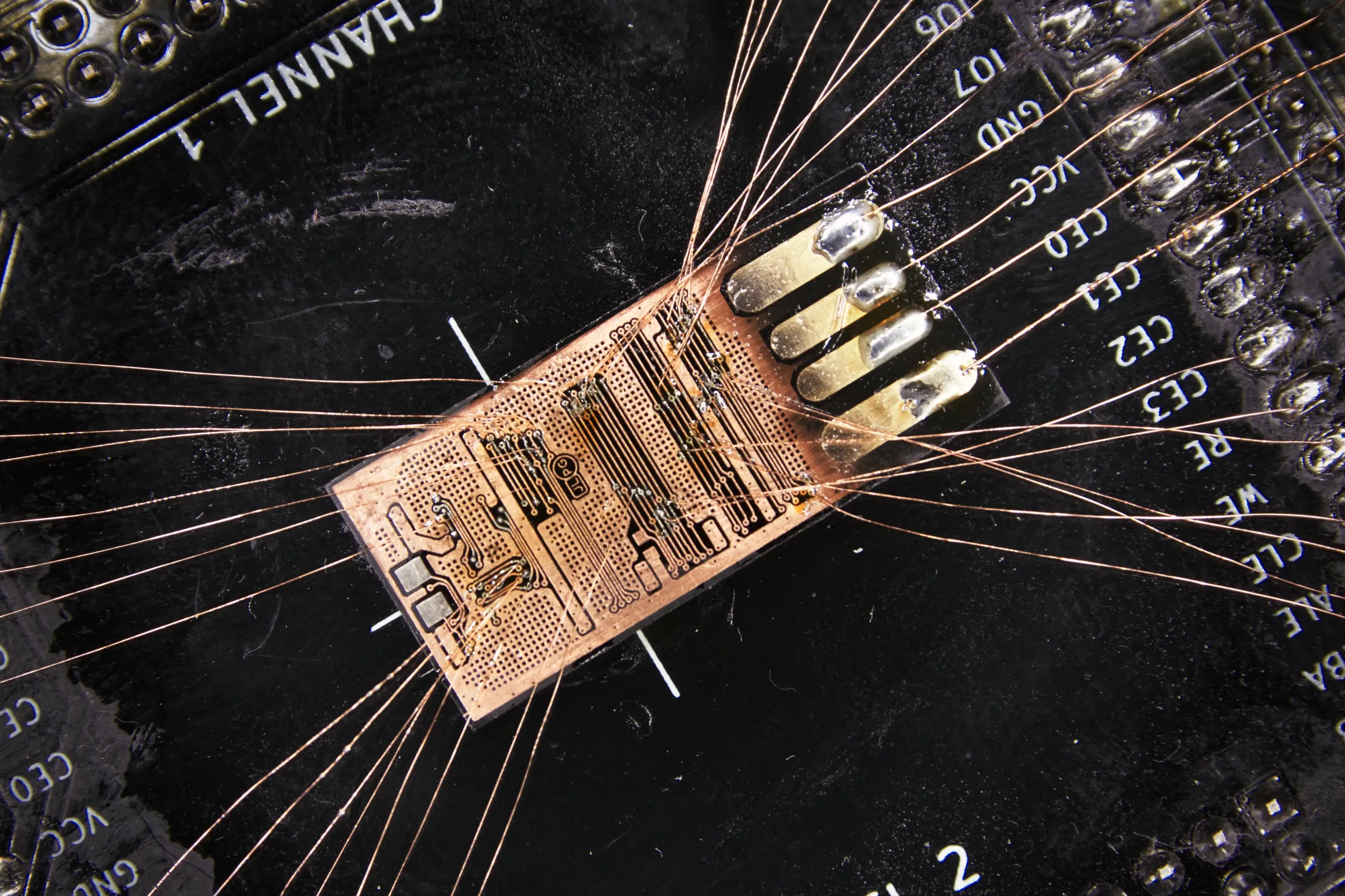 Analiza sygnałów monolitu pendrive podczas procedury Chip-Off na pc3000 spiderboard – HEX SERWIS